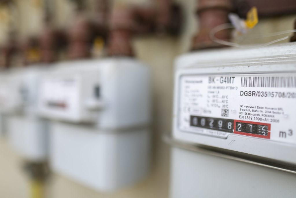 Analiză AEI: Cu cât s-ar putea scumpi factura la curent? Calculul pentru un consum de 200 kWh