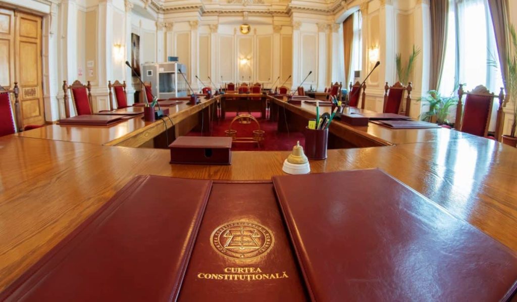 Restanțele salariale ale magistraților trebuie plătite: CCR a respins sesizarea lui Bolojan. Disputa vizează 4,8 miliarde de lei