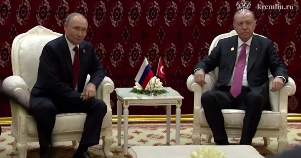 Erdogan, discuție cu Putin privind securitatea în Marea Neagră. Trei nave turcești au fost atacate