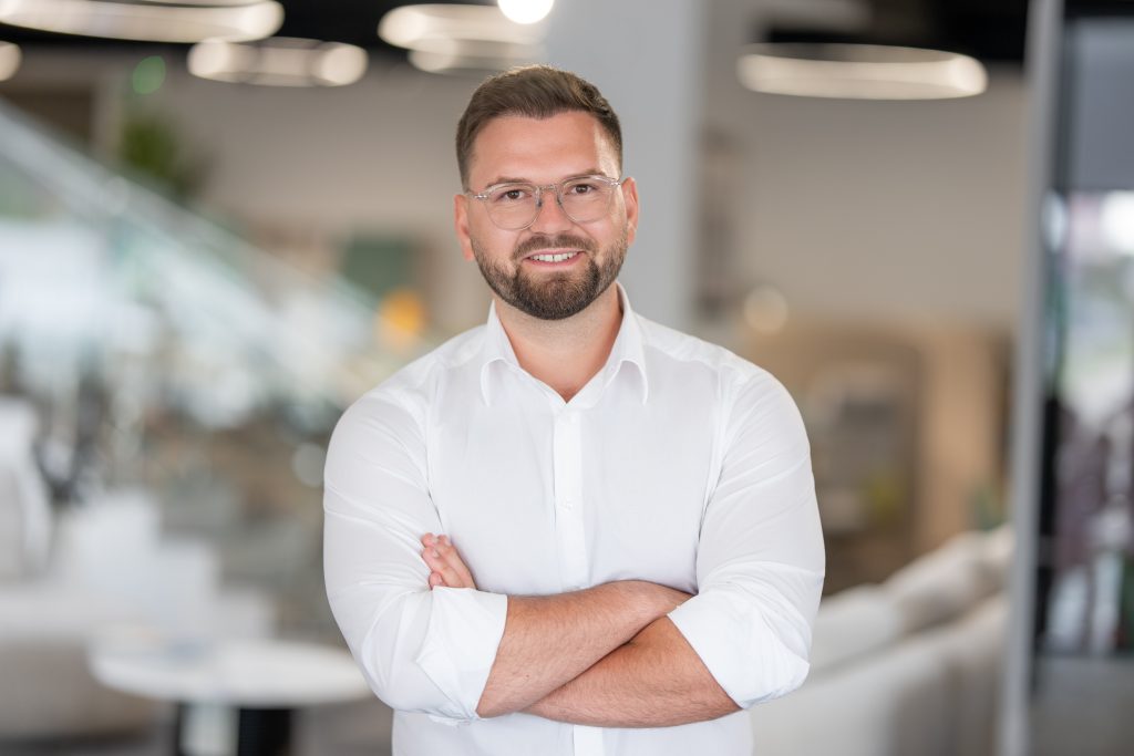 Bogdan Clipici, care a condus din 2024 în România divizia de servicii pentru companii a platformei estoniene Bolt, a fost numit la 30 de ani regional manager al Bolt for Business, cu responsabilitate pentru România, Polonia şi Ucraina