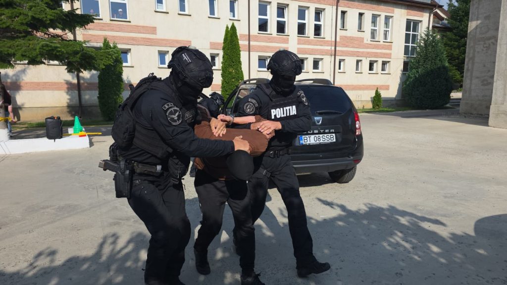 Botoșăneanul acuzat de trafic de droguri a fost arestat preventiv. Magistrații au emis mandat pentru 30 de zile