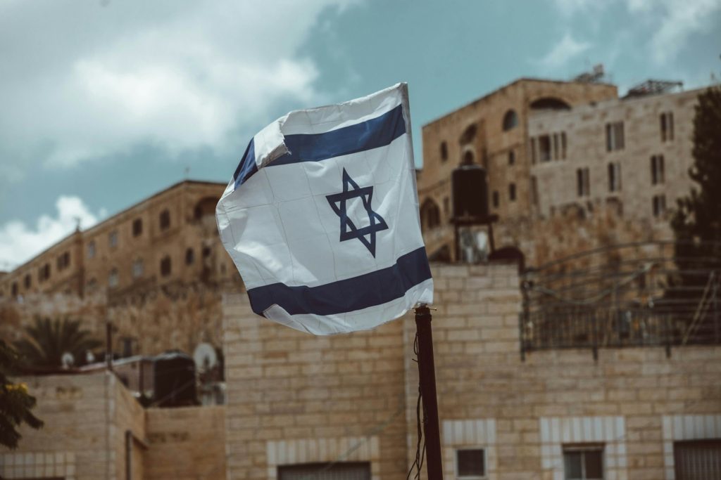 Israelul închide joi consulatul britanic din Ierusalimul de Est, după sancțiunile impuse de Londra coloniilor israeliene din Cisiordania / Londra spune că misiunea diplomatică va continua să funcționeze sub o altă denumire