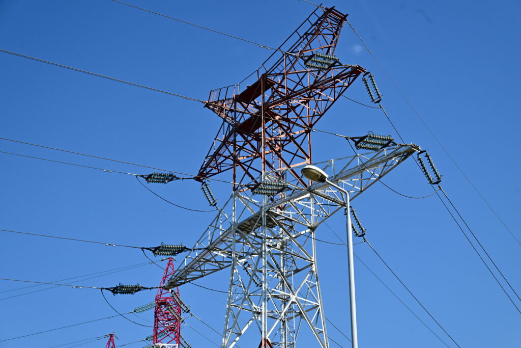 ANRE a aprobat implementarea „semaforului” furnizorilor de energie. Cum funcționează Indicele de Gestionare a Plângerilor