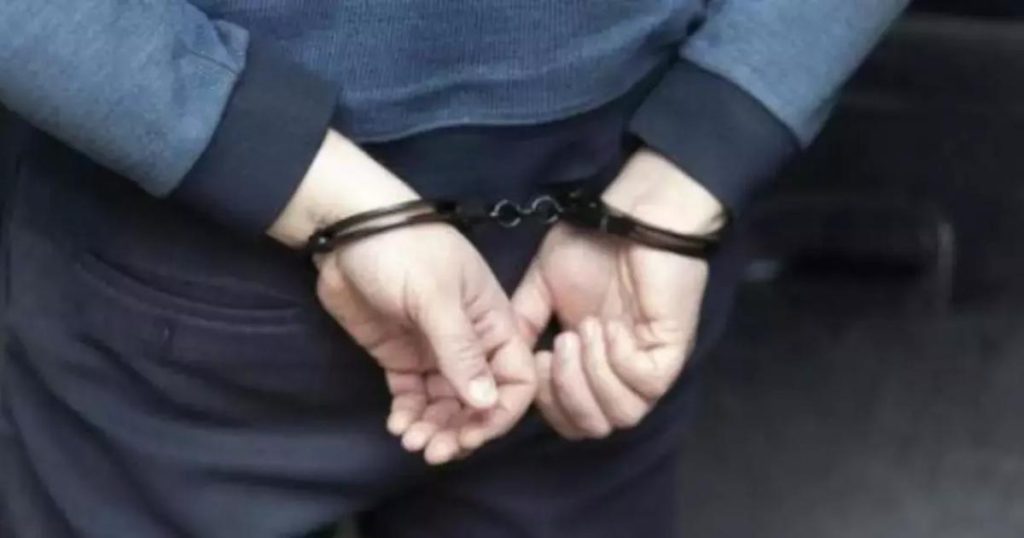 Bărbat de 60 de ani din Argeş, arestat preventiv după ce a lovit două femei cu o bâtă