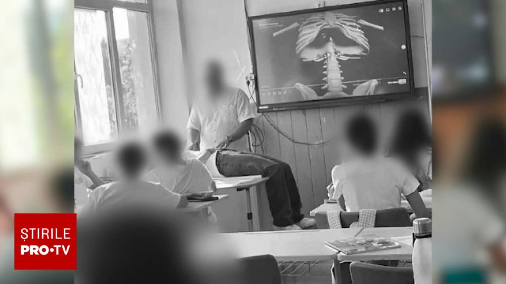 Profesor din Prahova, anchetat după ce ar fi pipăit eleve în timpul orelor. Un părinte a sesizat autoritățile