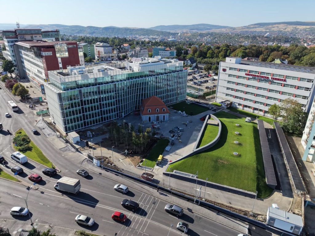 Institutul de Cercetare în Inteligență Artificială al UTCN, inaugurat la Cluj Napoca / Are 33 de laboratoare și pregătește colaborări cu firme din telecom, semiconductori și auto