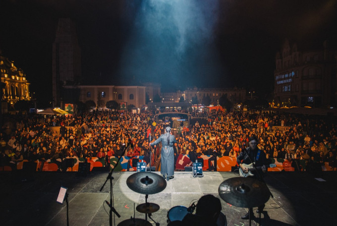 Concerte și spectacole aeriene - Începe Oradea FestiFall