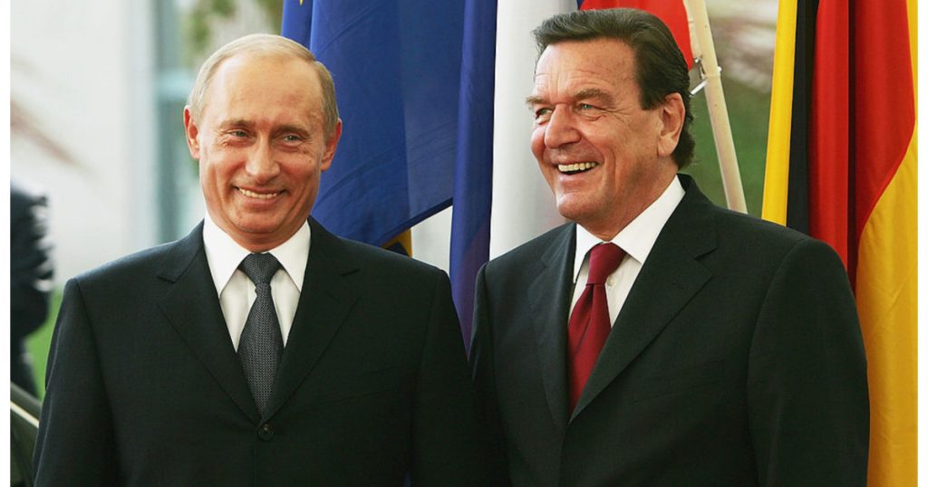 Vladimir Putin l-a primit acasă pe Gerhard Schroeder, de ziua sa