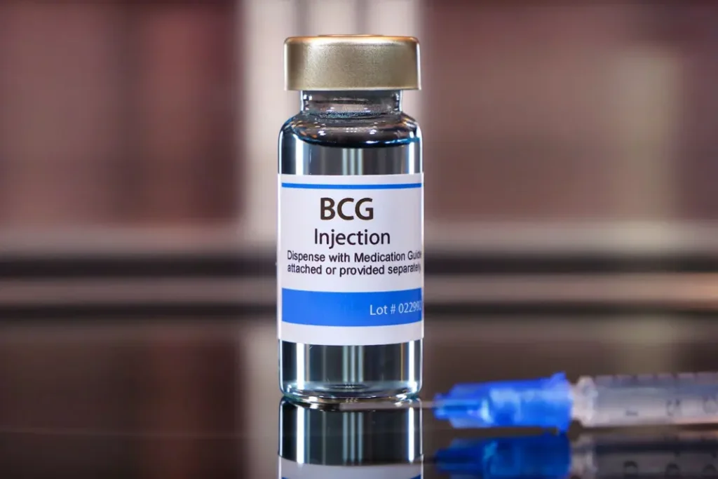 Vaccinul BCG revine în maternități după două luni de criză! 100.000 de doze ajung în țară