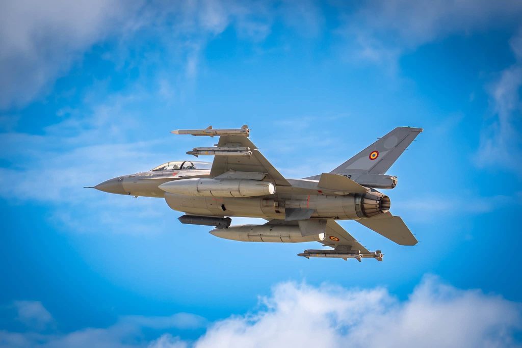 România participă cu trei aeronave F-16 la exercițiul NATO de descurajare nucleară Steadfast Noon 2026