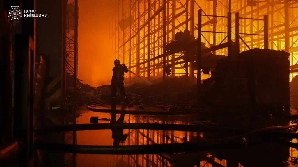 Recentele atacuri ale Rusiei au provocat pagube considerabile rețelei electrice din Ucraina, spune Zelenski. De ce îl critică pe primarul Kievului