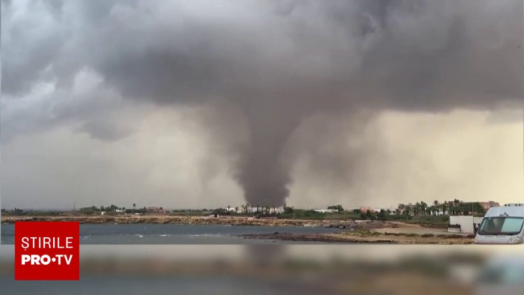 Scene de coșmar în Sicilia, după ce două tornade au măturat zona. Mașini răsturnate, clădiri avariate și copii răniți. „E ca în vreme de război”