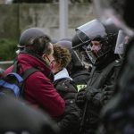 India a reţinut sute de persoane, inclusiv pe liderul mişcării „Gândacii”, şi impune restricţii de circulaţie în New Delhi pentru a împiedica protestul împotriva şefului Comisiei Electorale