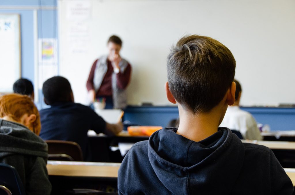 Cât câștigă profesorii români față de cei din Europa. Aproape de coadă, dar lucrurile se schimbă când luăm în calcul costul vieții