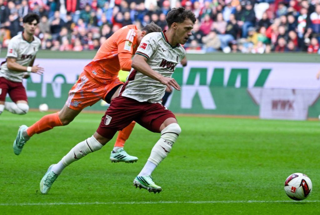 Gafa colosală a lui Neuer în Augsburg - Bayern a rescris istoria în Bundesliga