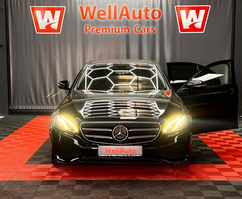 ”O iei?” – La ce preț găsești un Mercedes E200, 4×4, din 2019, cu un an garanție