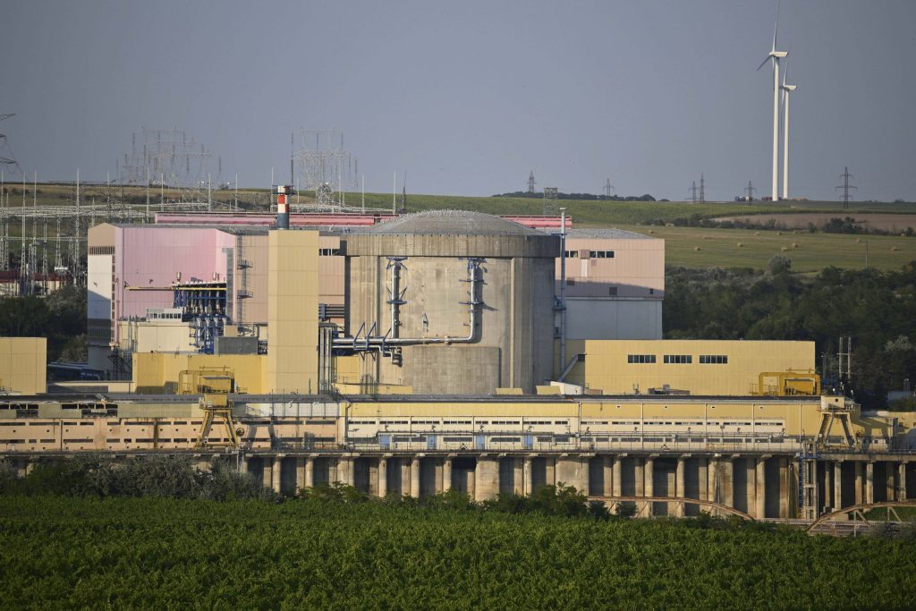 Reactoarele de la Cernavodă rămân oprite cel puțin încă 10 zile. Ce spune Ministerul Energiei despre scumpirea curentului