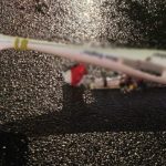 Alertă în Cluj-Napoca, după ce pe o stradă a fost observat un dispozitiv mic, cu forma unui avion. Autorităţile anunţă că nu este dronă