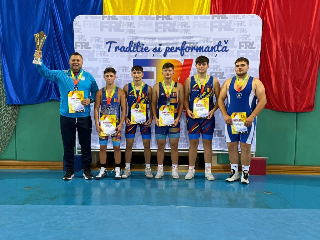 Medalii pentru luptătorii de la CSM Constanța