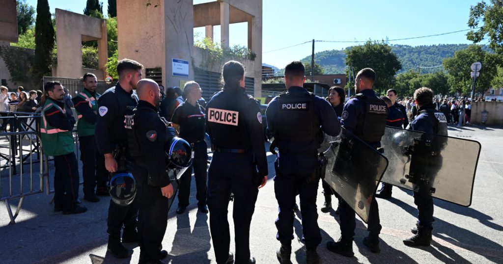 Un elev de 14 ani a deschis focul într-o școală din Franța. Cum a reușit să introducă arma în unitatea de învățământ