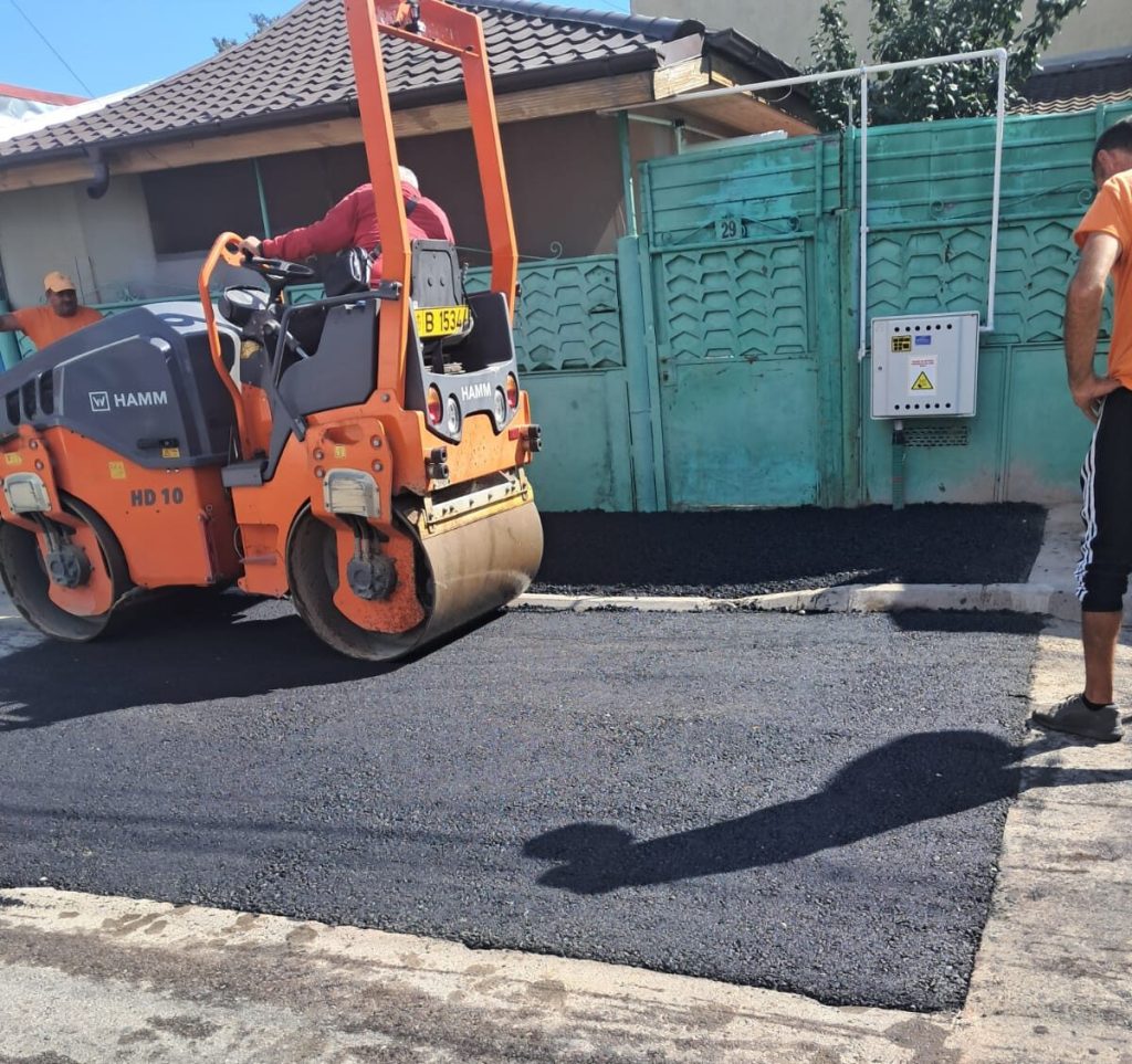 Lucrări pe strada Șuhaia din Sectorul 5. Carosabilul degradat a fost reparat