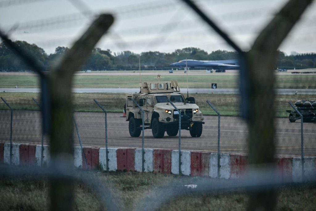 Premierul britanic: Incidentul de lângă o bază aeriană engleză de la finalul lunii septembrie „a fost aproape sigur dirijat” de Gardienii Revoluţiei din Iran