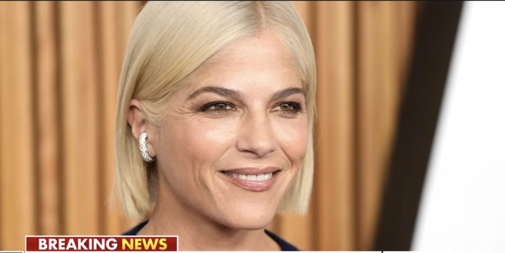 Actrița Selma Blair, arestată după ce a făcut scandal la bordul unui avion. FBI a deschis o anchetă