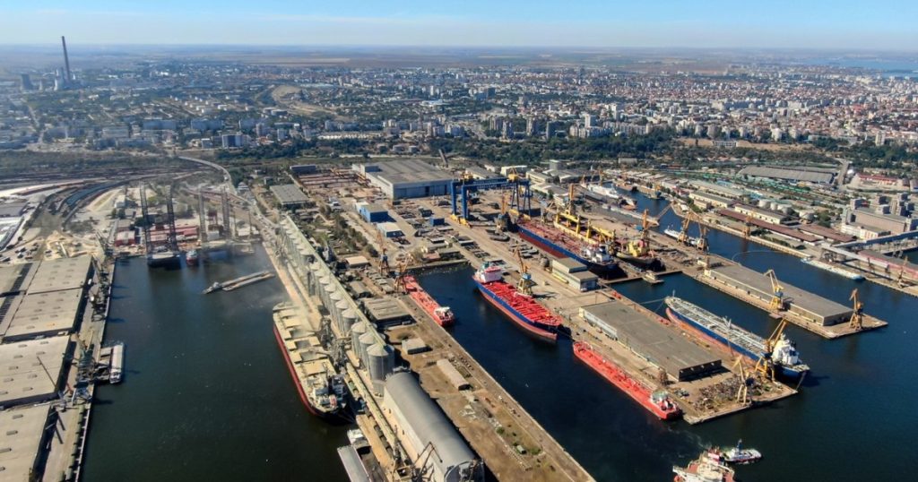 Traficul fluvial de mărfuri spre Portul Constanța este în continuare blocat. Apel al armatorilor către autorități