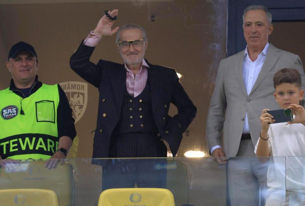 Gigi Becali: „Cred că vrea să-și dea demisia, dar nu îl lasă orgoliul”