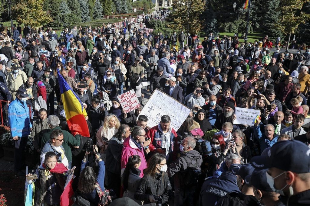 Peste 1.000 de pelerini de la Sfânta Parascheva au avut nevoie de îngrijiri medicale / Jandarmii anunță că timpul de așteptare a scăzut, comparativ cu anii anteriori