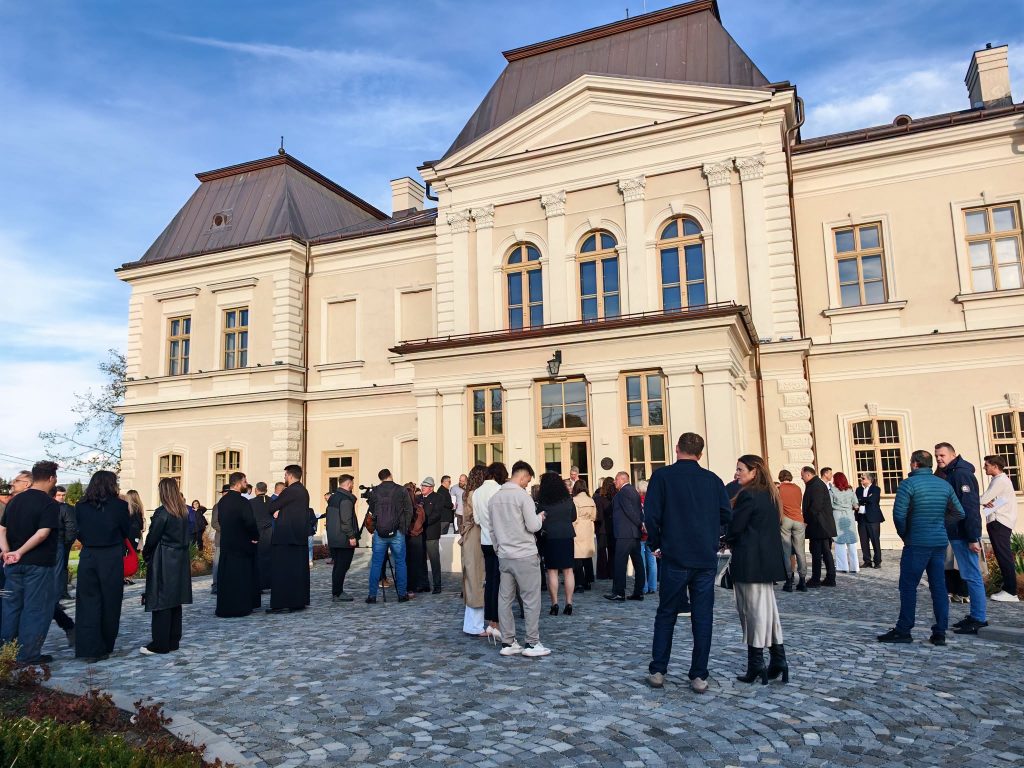 Castel din România, premiat la nivel european în 2026 pentru lucrările de restaurare. Placheta a fost montată la Răscruci