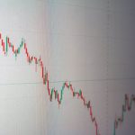 EY România: Piaţa românească de fuziuni şi achiziţii (M&A), în primele nouă luni din 2026, este estimată la 7,1 miliarde USD, cu 33% peste nivelul din perioada similară din 2025. Cele mai multe tranzacţii, în Imobiliare, Ospitalitate & Construcţii