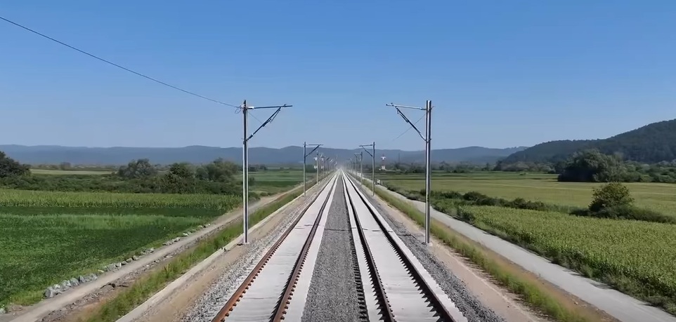 Modernizarea căii ferate București-Giurgiu a ajuns la un stadiu fizic de 19%. Când ar trebui să fie gata lucrările