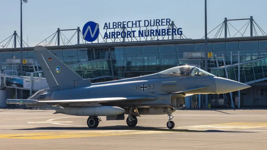 Alertă în Germania: Aeroportul din Nürnberg, închis / Avioane Eurofighter au escortat un avion de pasageri aflat în „urgență aeriană”
