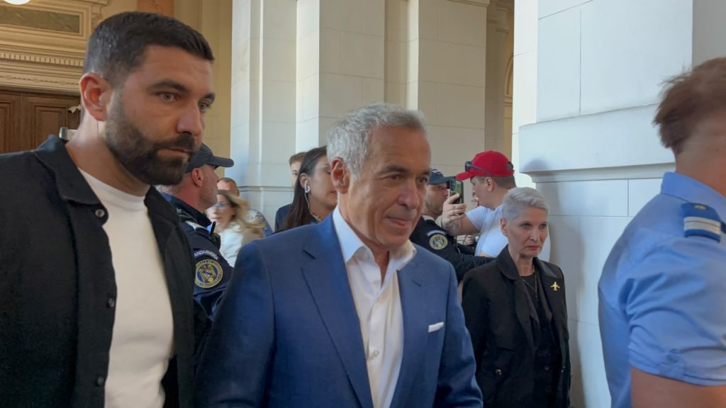 Călin Georgescu scapă de arestul preventiv. Judecătorul care a refuzat prima dată arestarea sa îl trimite acum în arest la domiciliu