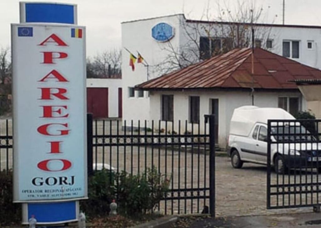Lucrări de igienizare a rezervorului de apă de la Rovinari, pe 15 octombrie