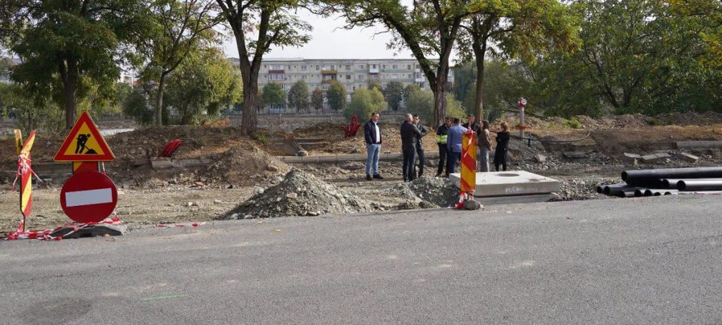 Transformarea Splaiului Tinereții prinde contur! Lucrările la rețelele edilitare se apropie de final, pregătind faza de asfaltare