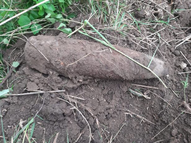 Proiectil de 122 de milimetri din Al Doilea Război Mondial, descoperit la Leș. Avertismentul ISU Bihor