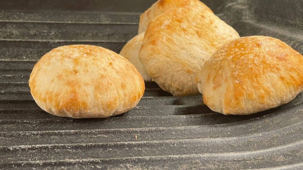 Poți slăbi fără să renunți la pâine, cartofi sau paste? Dieteticianul Ana Fuga explică ce contează