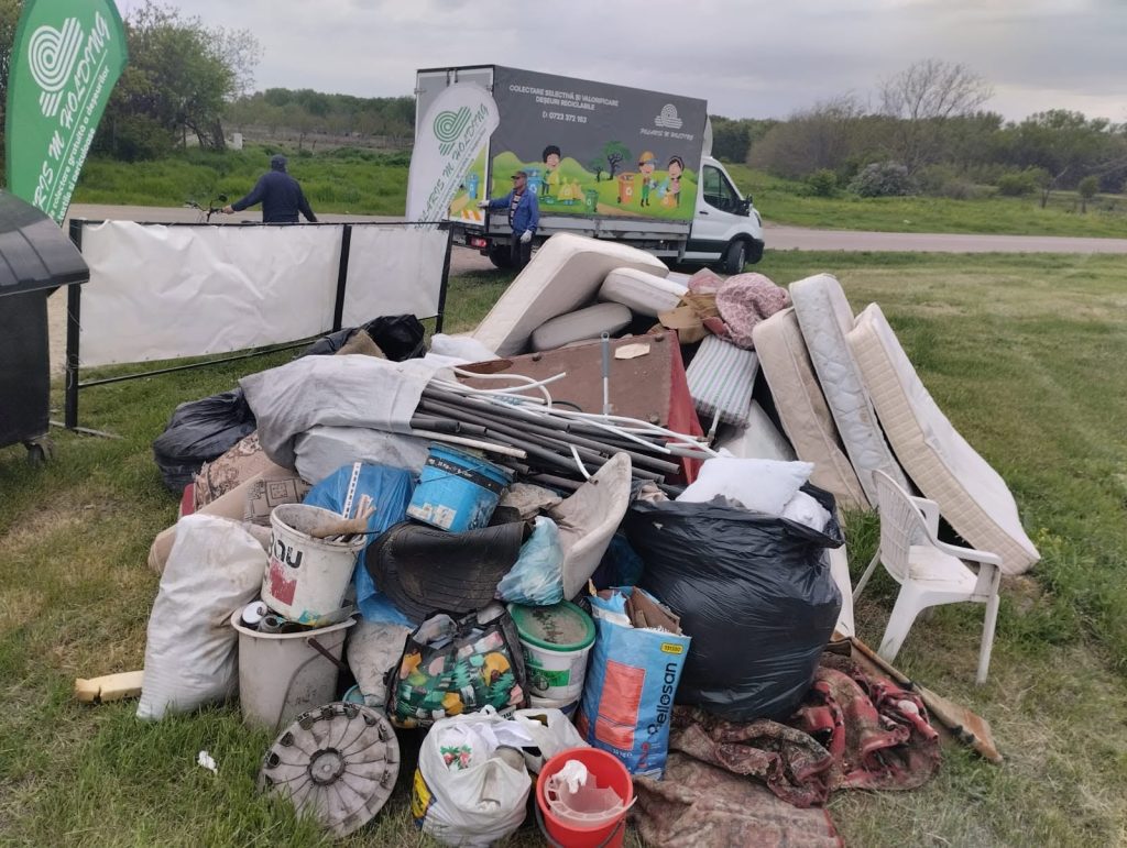 Campanie gratuită de colectare a deșeurilor în cinci comune din Vrancea