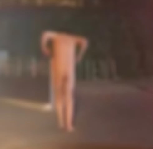 VIDEO. Un tânăr aleargă dezbrăcat prin Cluj-Napoca