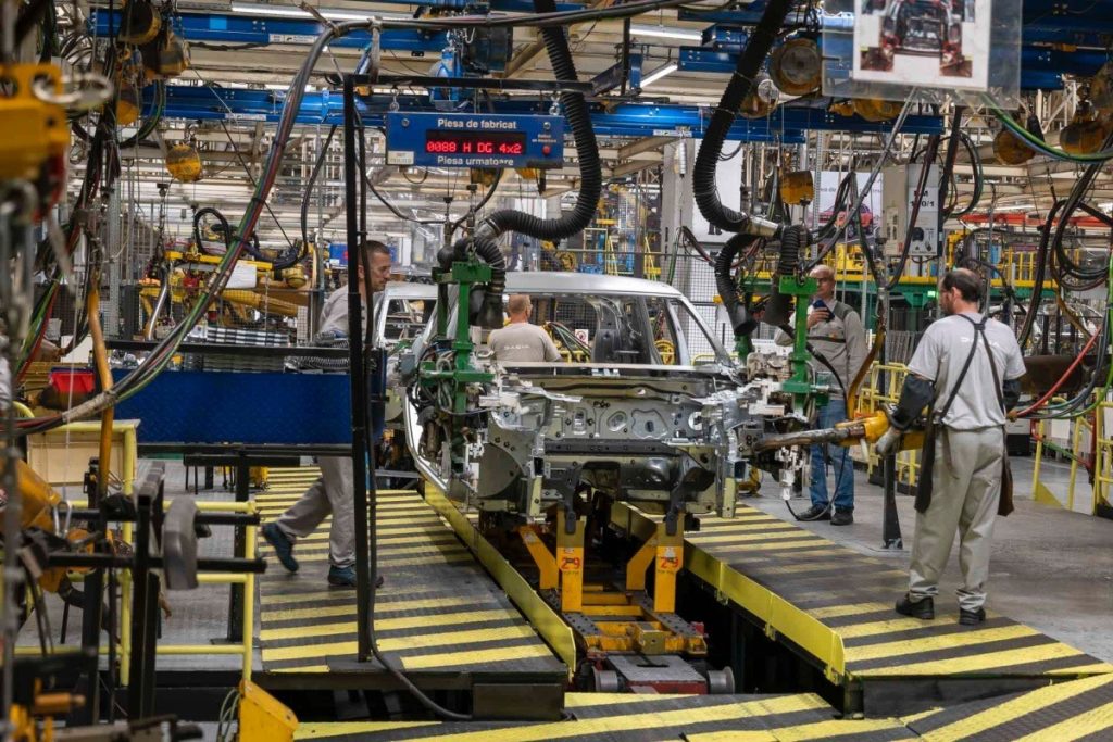 Producția de automobile în România a scăzut cu peste 10%