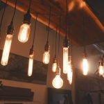 INS: Consumul de energie electrică a scăzut cu 4% în primele opt luni ale anului