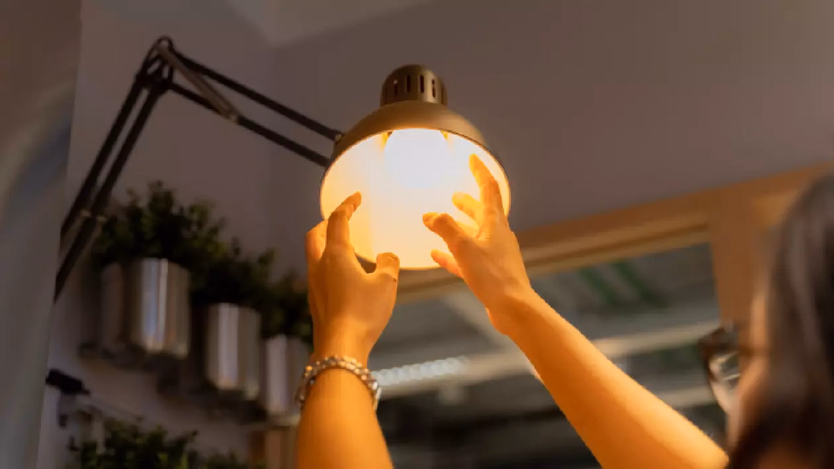 INS: Românii au făcut economie la energie în 2026 – consumul populației a scăzut cu peste 11%