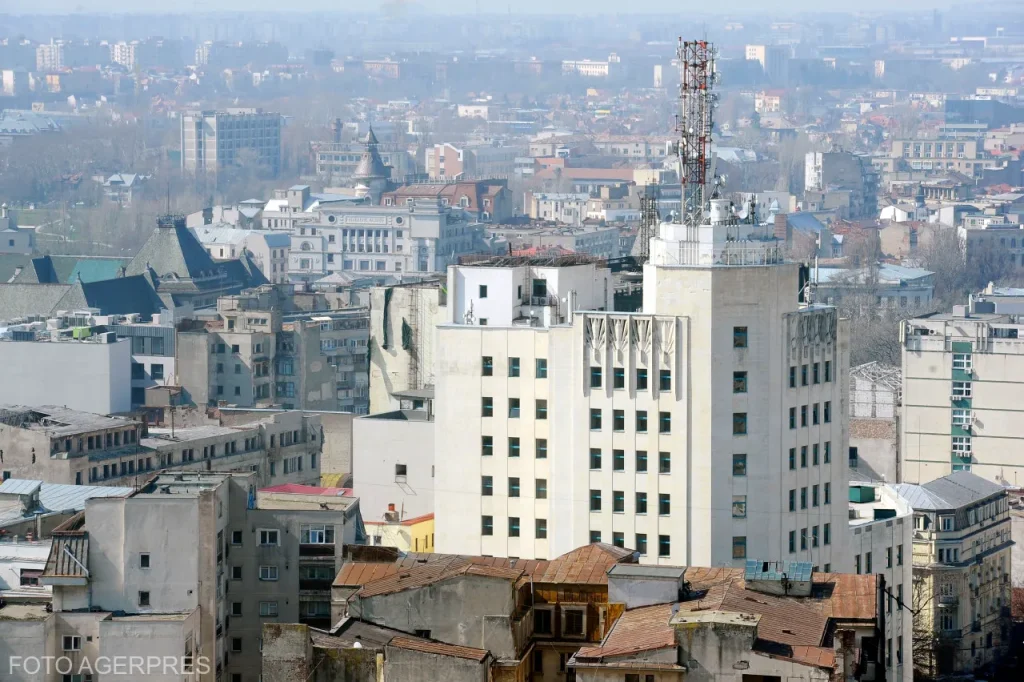 Una dintre cele mai emblematice clădiri din București a fost scoasă la vânzare. Se știe și prețul cerut