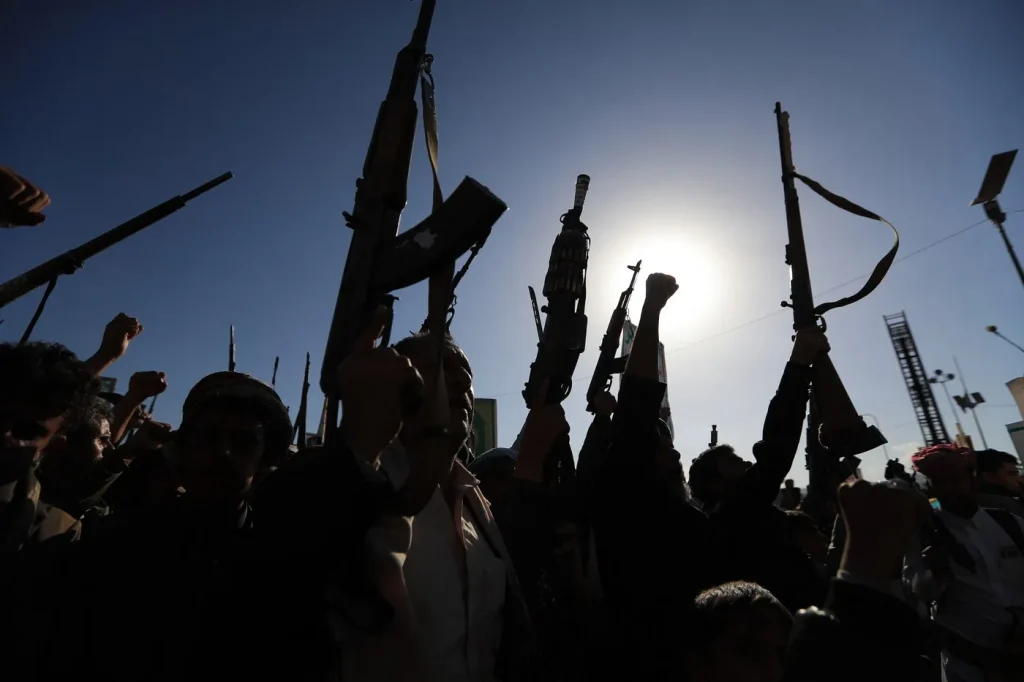 Houthi au atacat centrul de comandă al principalilor lor adversari, după atacurile asupra capitalei Arabiei Saudite