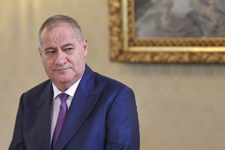 Guvernul Niculescu pregătește reorganizarea Poliției, cu Marian Neacșu la Interne. Ce se schimbă pentru polițiști, jandarmi și șoferi