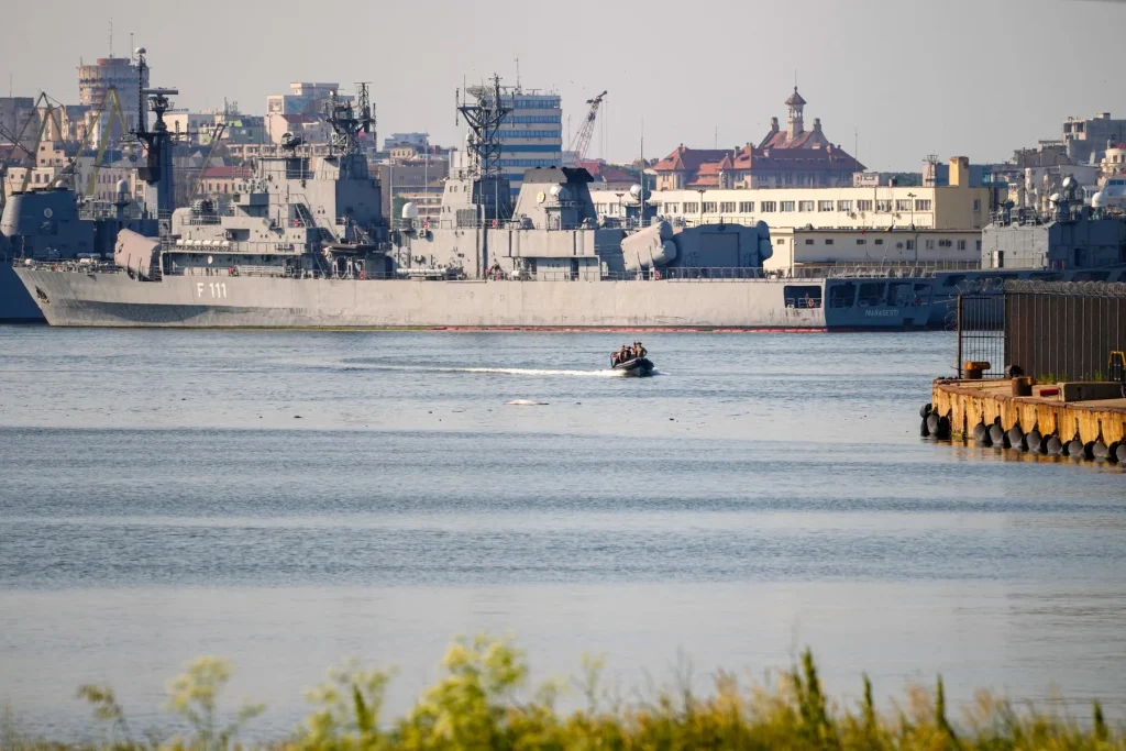 Controversele din spatele companiei din Portul Constanța acuzate că a fraudat bani NATO. Unul dintre acționari, intrat în conflict cu partenerii de afaceri, a reclamat inclusiv zborul la Mykonos