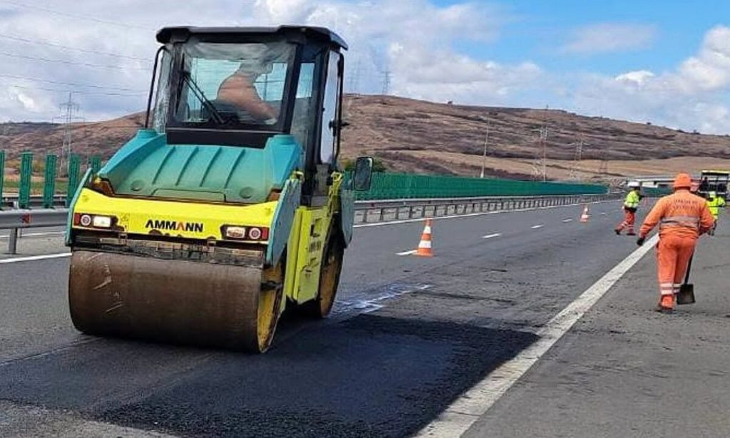 Restricții de circulație pe autostrada A1, la Sebeș, zona nod rutier până la ora 18.00. Se fac lucrări de reparații la carosabil