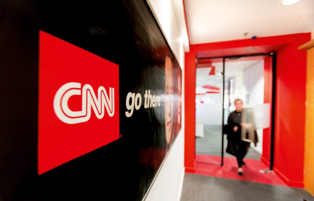 Acord între CNN şi Google pentru a testa inteligenţa artificială generativă în platformele sale de ştiri